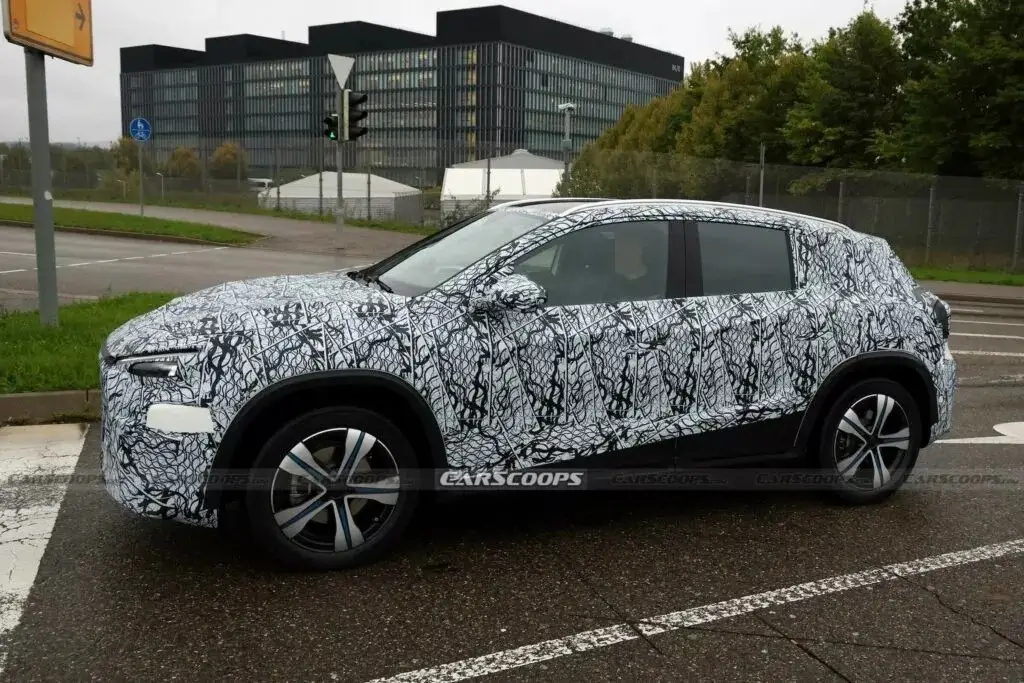 The new design of the GLA hybrid closely resembles its sibling, the GLC. Photo: Carscoops.