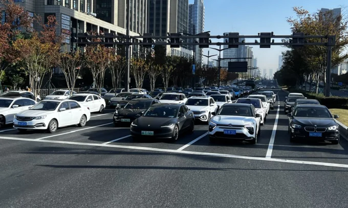 China automotive industry, car profit margin, electric vehicles China, gasoline car competition, Chinese car production, auto industry costs, China auto market 2