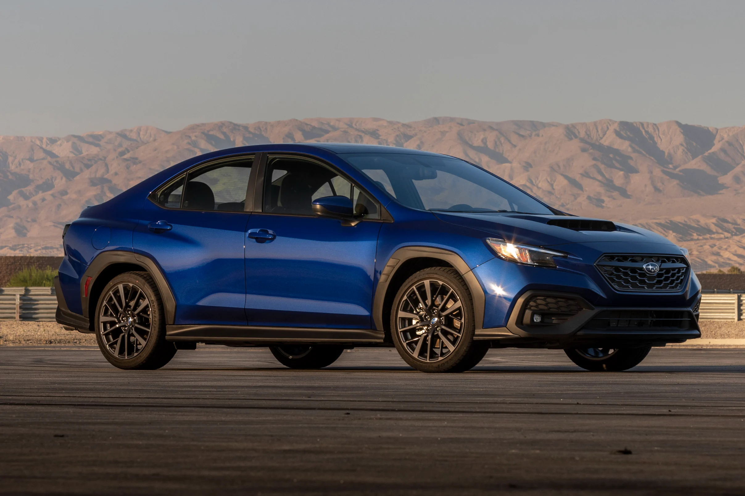 Ford Mustang sales 2025, US sports car market, best-selling sports car USA, automotive sales trends 2025, performance car sales, Mustang sales growth, US auto market 2025 4