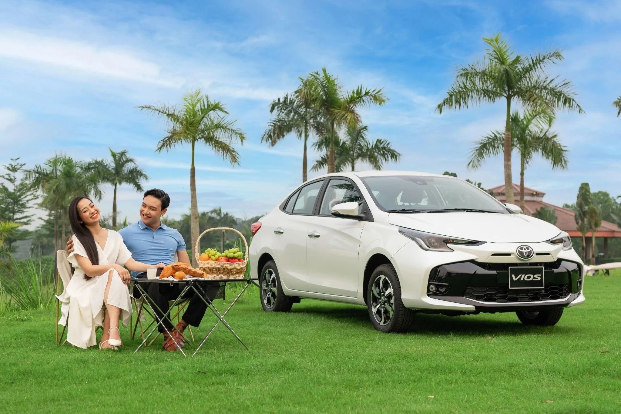 Toyota Vios, compact sedan Vietnam, B-segment sedan, SUV competition, affordable reliable car, Toyota Vietnam, car market trends, sedan sales 5
