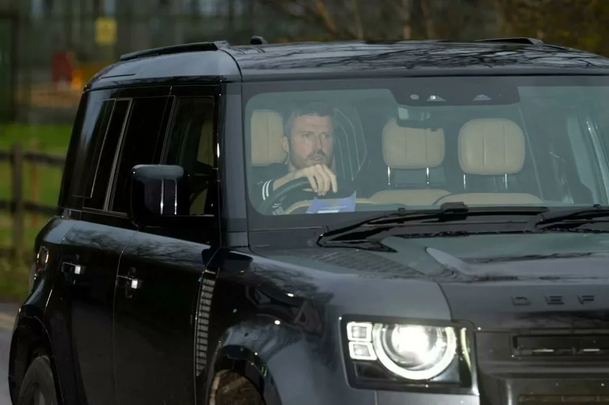 Michael Carrick cars, Manchester United coach vehicle, Land Rover Defender, luxury football cars, Dodge Viper, football manager garage, premium automobiles 2