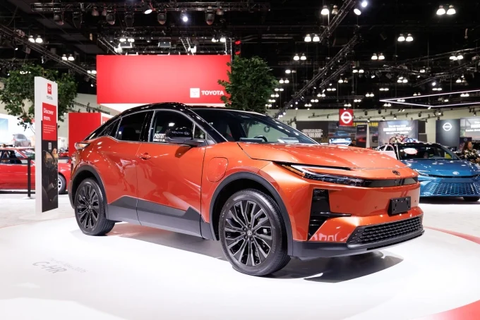 electric vehicles, affordable EVs, US EV market, EV price drop, budget electric cars, EV consumer demand, electric car pricing, US auto industry 2