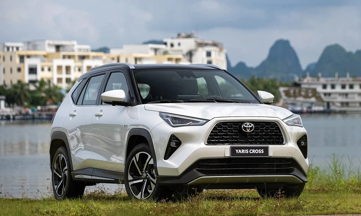 Toyota Yaris Cross, Mitsubishi Xforce, B segment SUV, Vietnam car sales 2025, hybrid SUV, automotive incentives, SUV sales battle 3