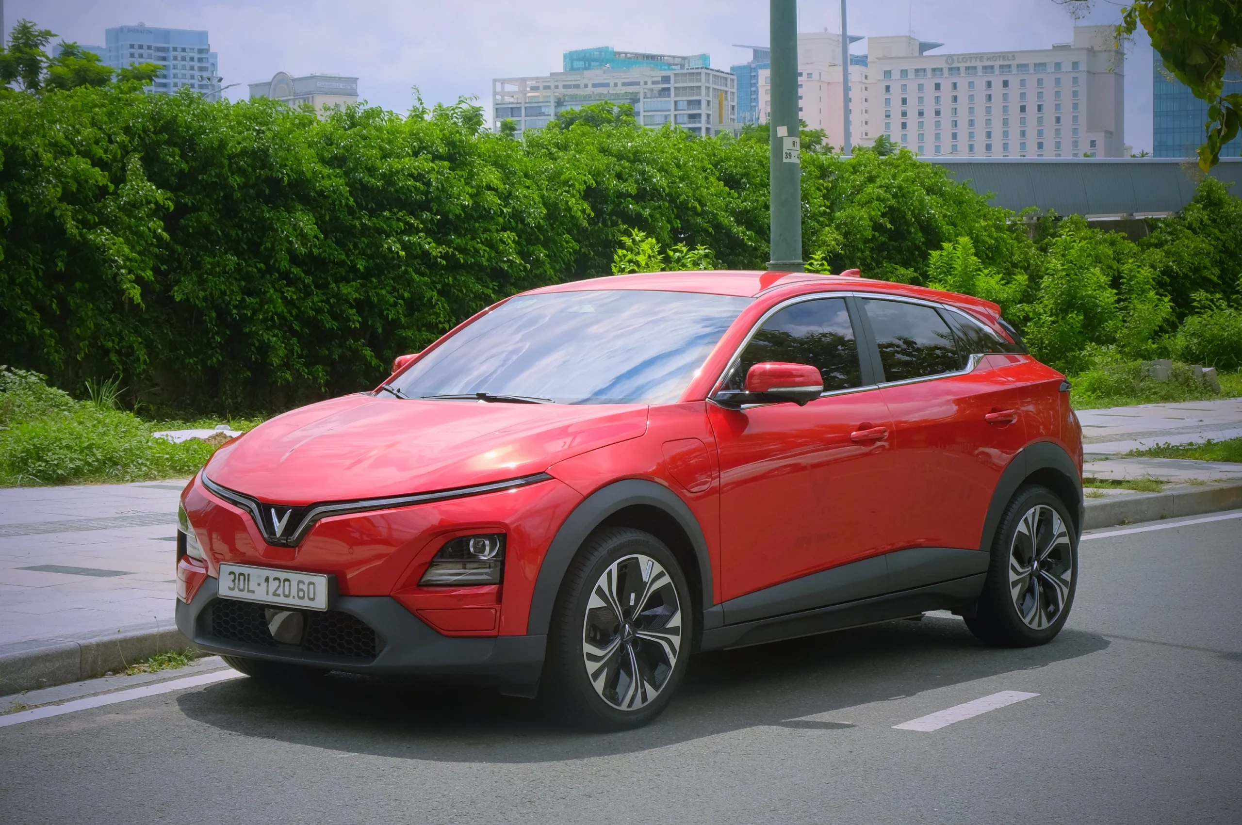 SUV under 700 million VND, affordable SUV Vietnam, 2024 SUVs Vietnam, family SUV budget, Suzuki Fronx price, VinFast VF6 Eco, Mitsubishi Xforce GLX, Hyundai Creta price, Omoda C5 Premium 3