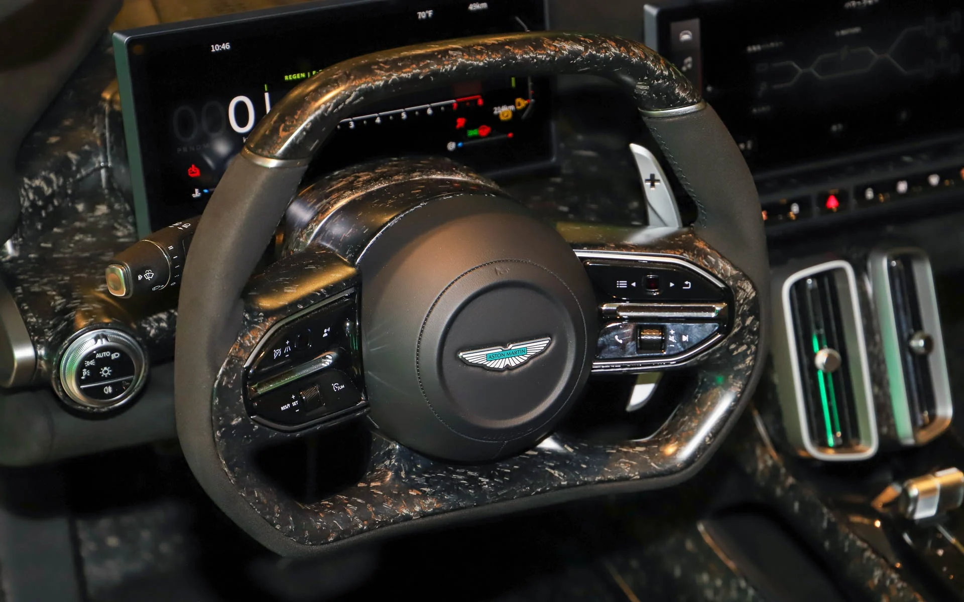 Aston Martin Valhalla, hybrid supercar, limited edition, Japan supercar price, Red Bull Racing partnership, Valhalla specs, luxury hypercar, 2025 supercar 11