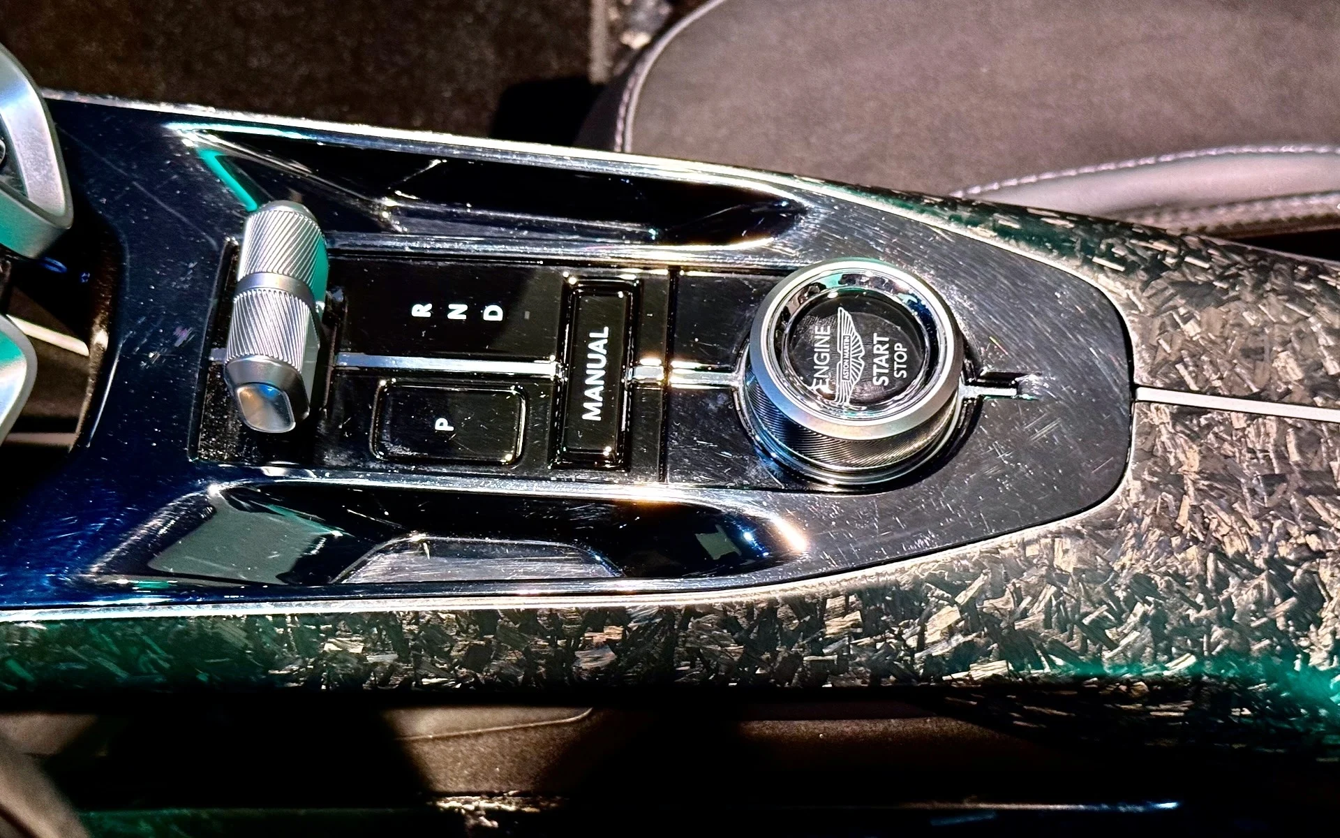 Aston Martin Valhalla, hybrid supercar, limited edition, Japan supercar price, Red Bull Racing partnership, Valhalla specs, luxury hypercar, 2025 supercar 16