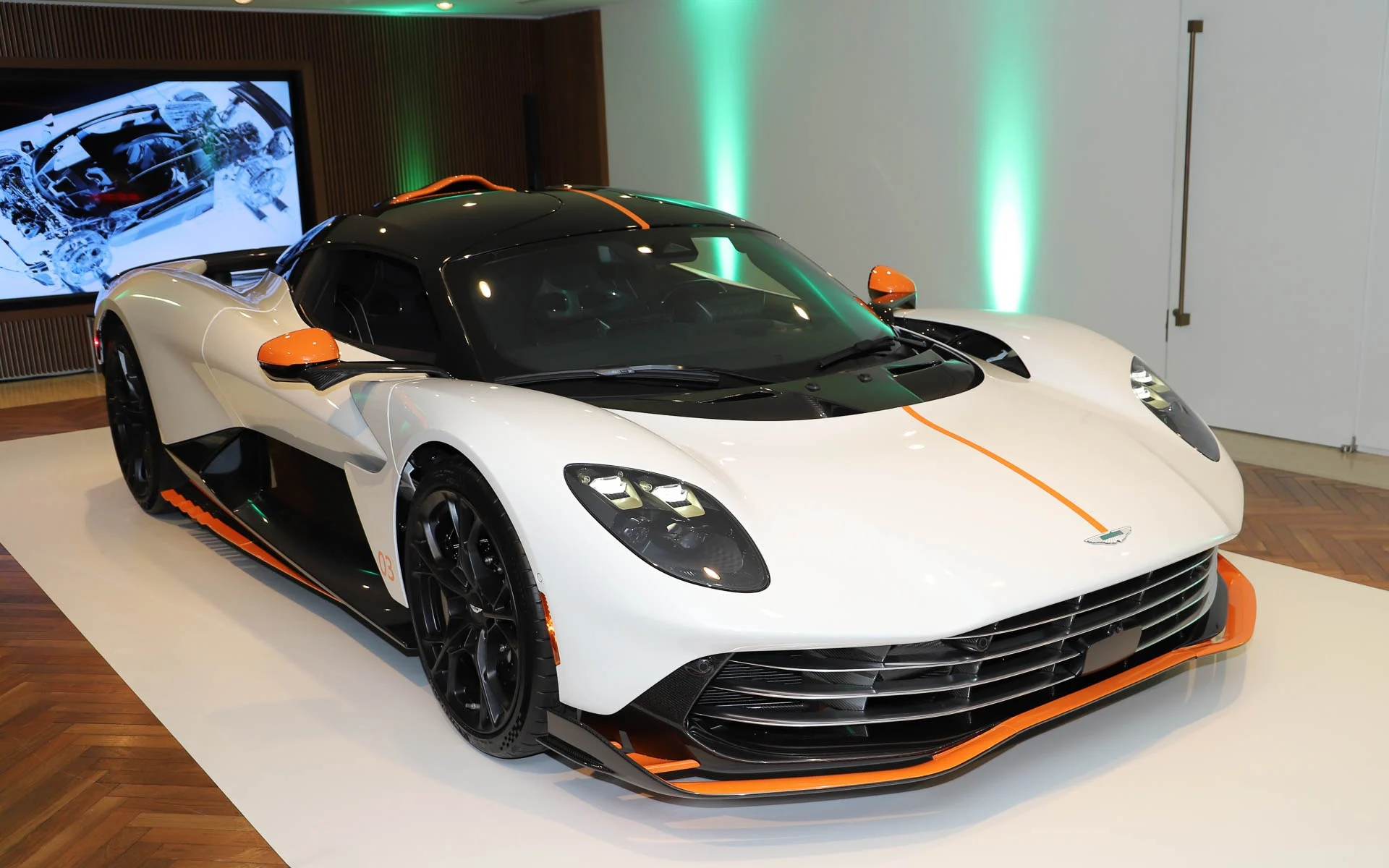 Aston Martin Valhalla, Valhalla price Japan, limited edition supercar, plug-in hybrid supercar, Japan luxury car market, Valhalla specifications, Valhalla performance 2