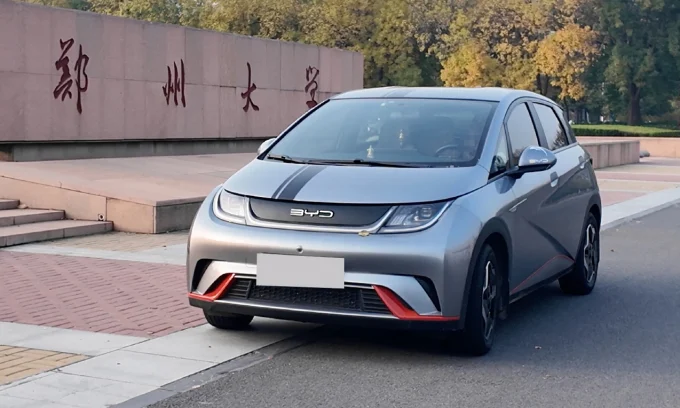 China automotive industry, 2025 car production, Chinese car manufacturers, BYD sales 2025, China car exports, auto profit margin, Chinese EV market 2