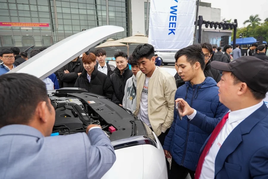 BYD Technology Week, electric vehicle test drive, BYD ATTO, BYD M9, Phu Tho event, new energy cars, automotive experience 2