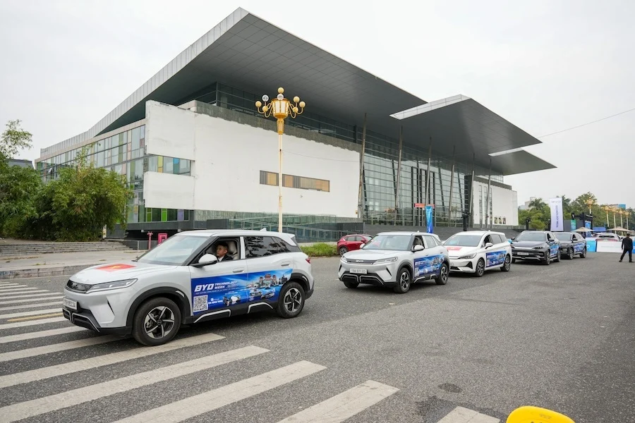 BYD Technology Week, electric vehicle test drive, BYD ATTO, BYD M9, Phu Tho event, new energy cars, automotive experience 4