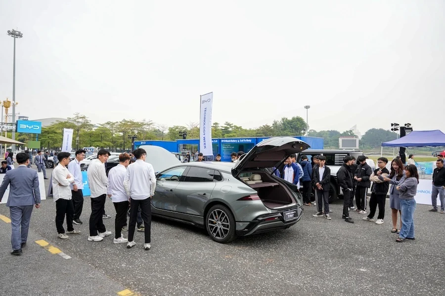 BYD Technology Week, electric vehicle test drive, BYD ATTO, BYD M9, Phu Tho event, new energy cars, automotive experience 5