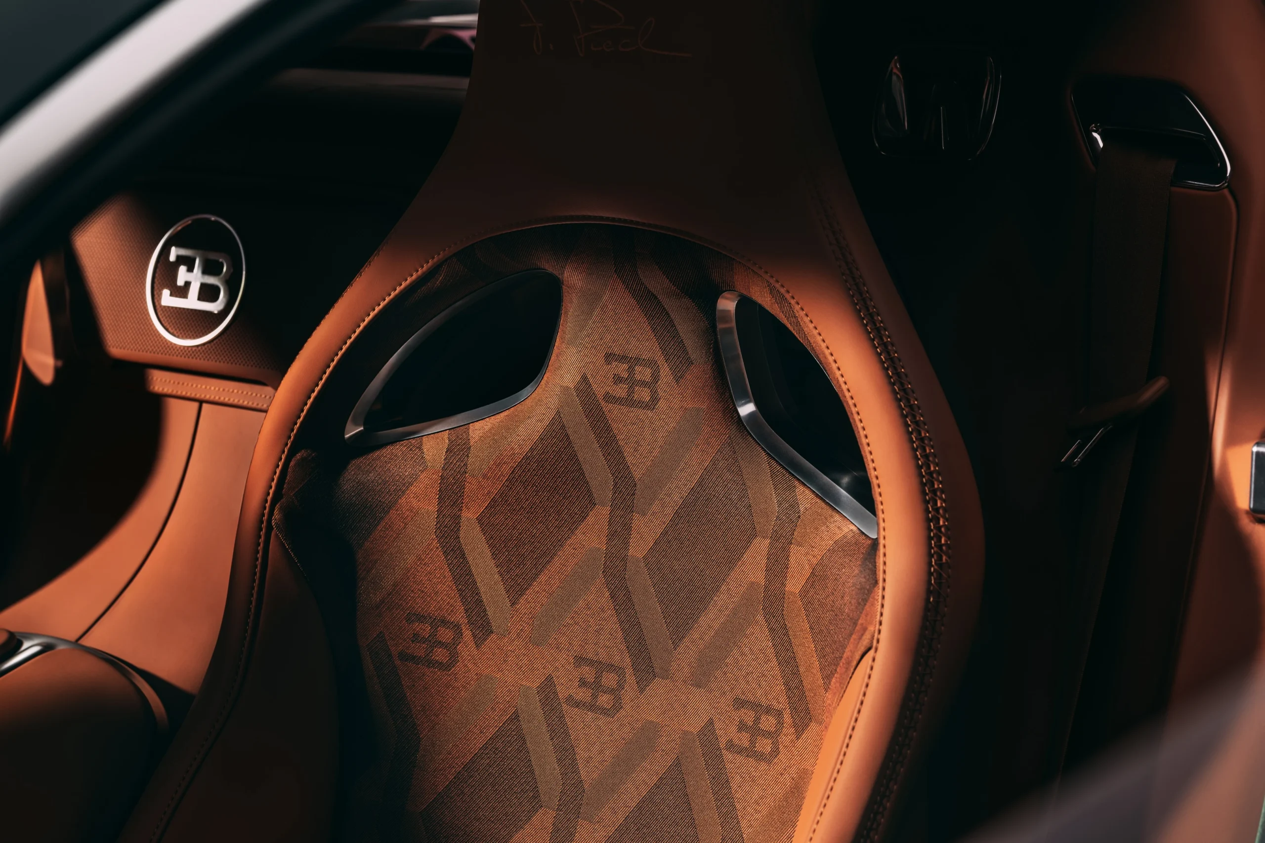 Bugatti F.K.P. Hommage, Bugatti Veyron tribute, limited edition hypercar, W16 engine, Programme Solitaire, luxury supercar, Ferdinand Karl Piëch 11