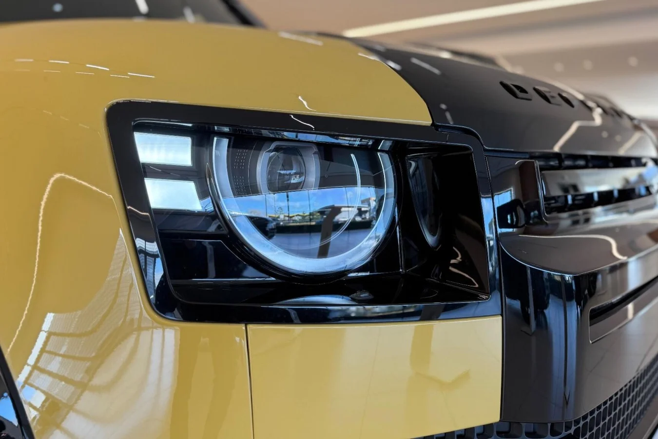 Defender 110 Trophy Edition, Land Rover Defender, off‑road SUV, Camel Trophy, luxury SUV, Vietnam car price, 2024 Land Rover 13