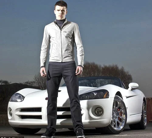 Michael Carrick cars, Manchester United coach vehicle, Land Rover Defender, luxury football cars, Dodge Viper, football manager garage, premium automobiles 3