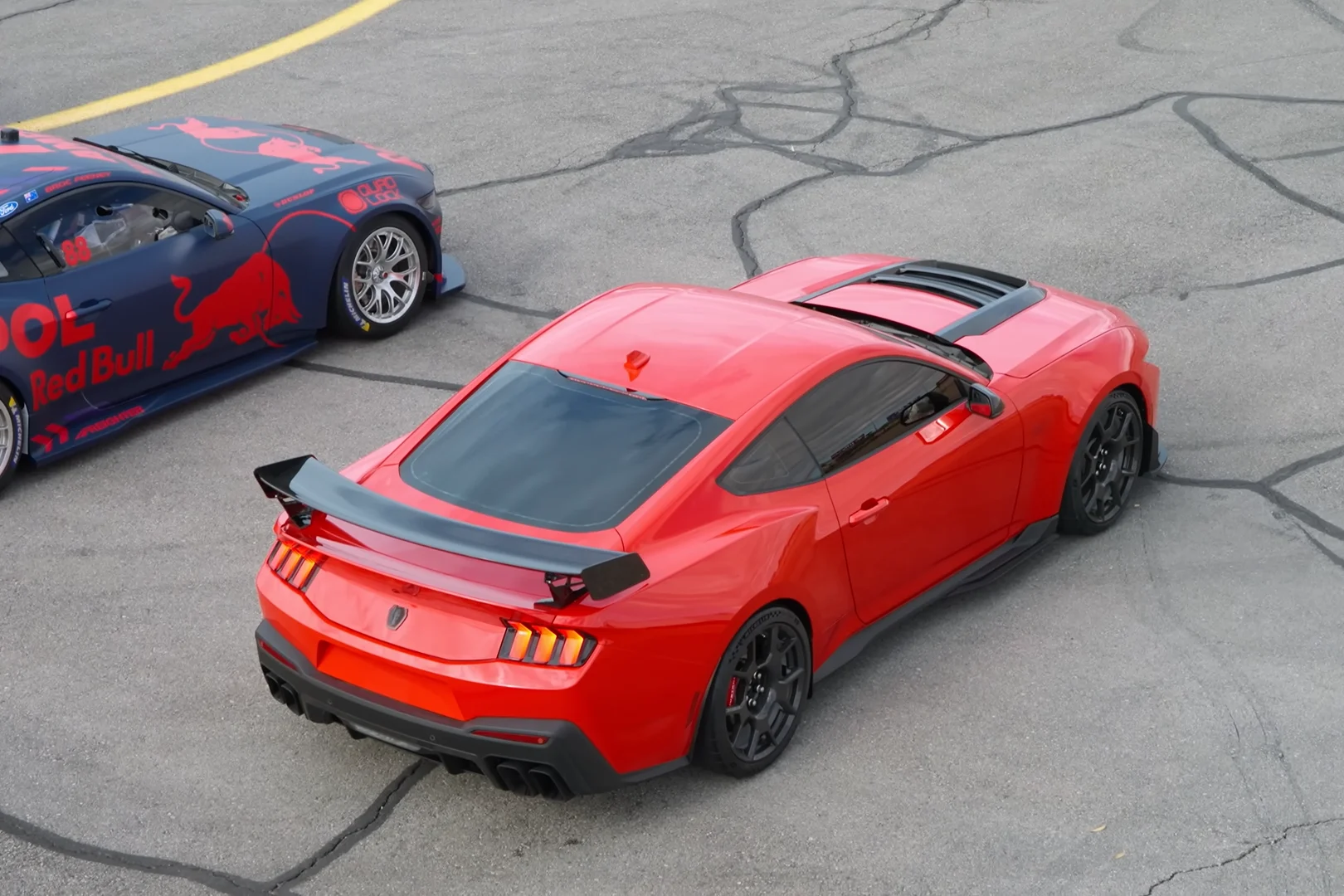 Ford Mustang Dark Horse SC, 2026 Mustang specs, Predator 5.2L engine, carbon fiber wheels, performance sedan price, Ford Racing 2026, high performance car 3