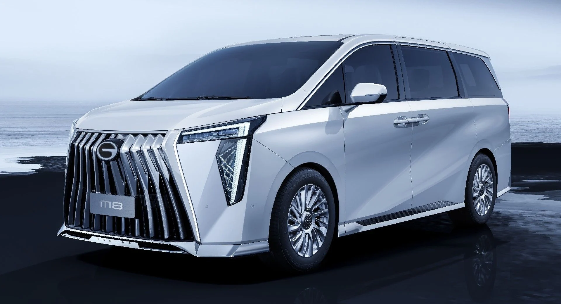 7-seater MPV, Vietnam car market, MPV sales, electric MPV Vietnam, affordable family van, Toyota Veloz, VinFast electric MPV, Mitsubishi Xpander 11