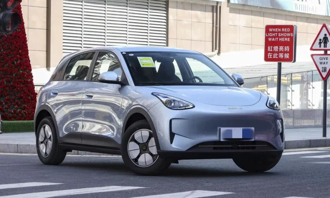 Geely, global sales target, NEV growth, automotive market, top five automakers, Lynk & Co, Zeekr, electric vehicles 2