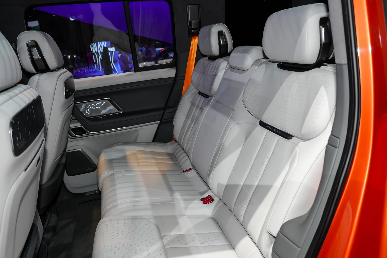 Geely Galaxy Cruiser, off-road SUV, Defender competitor, Shanghai Auto Show 2025, electric SUV, SEA-R platform, UK automobile market 12