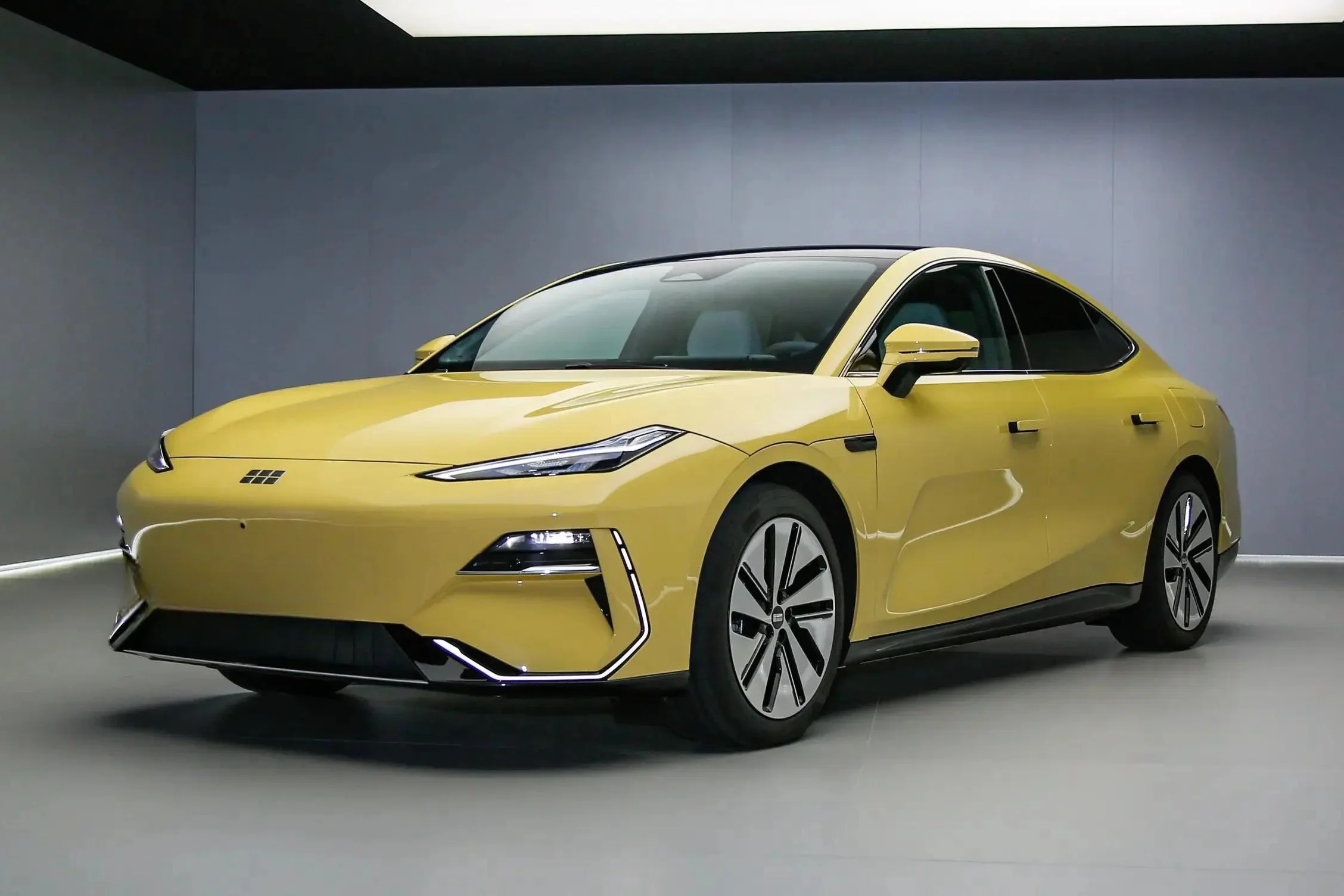 Geely, 2030 sales target, electric vehicles, NEV, global car market, automotive industry, Volvo, Hyundai 2