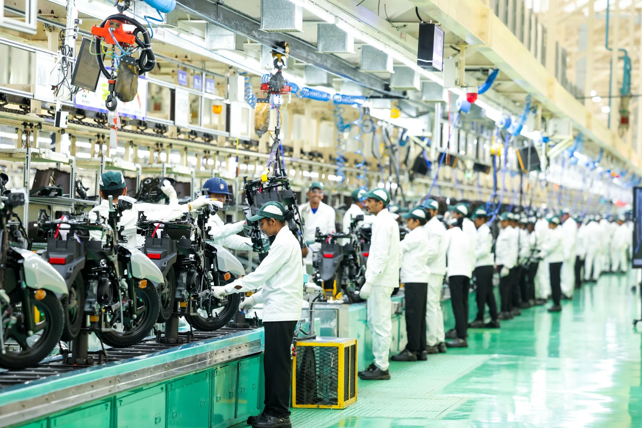 Vietnam car assembly, automotive industry Vietnam, vehicle production Vietnam, car manufacturing Southeast Asia, VinFast exports, Thai car market, Indonesia vehicle assembly 3