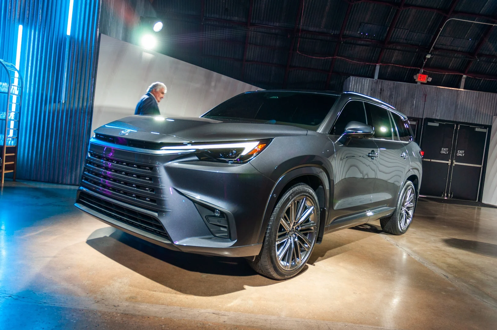 BMW, luxury car sales 2025, Mercedes-Benz, Audi, electric vehicles, automotive market, US car market, China automotive 6