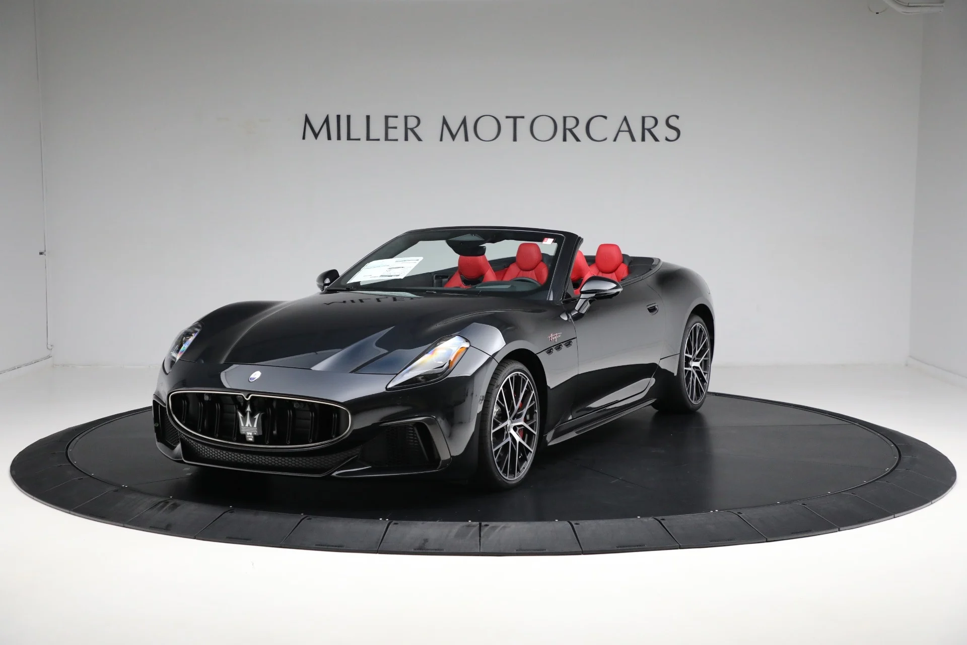 Maserati GranCabrio Trofeo, Maserati convertible, luxury sports car, Vietnam car news, Nero Assoluto, Rosso interior, V6 Nettuno engine, high performance coupe 4