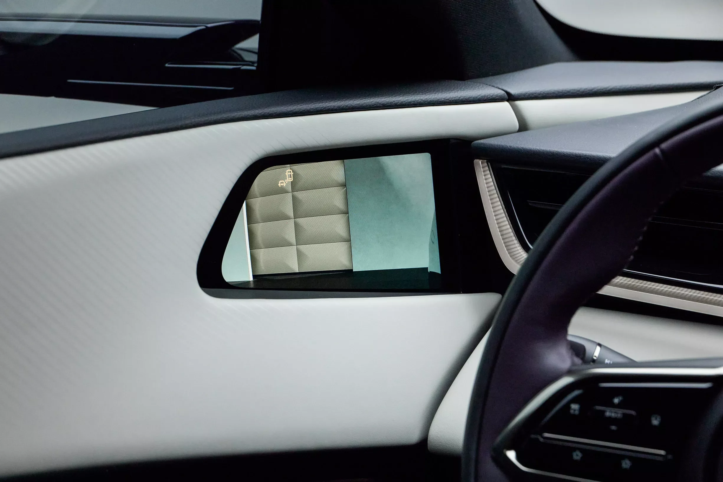 Mazda CX-6e, electric crossover, Mazda EV, 2026 car launch, European electric SUV, Tesla Model Y competitor, LFP battery 13