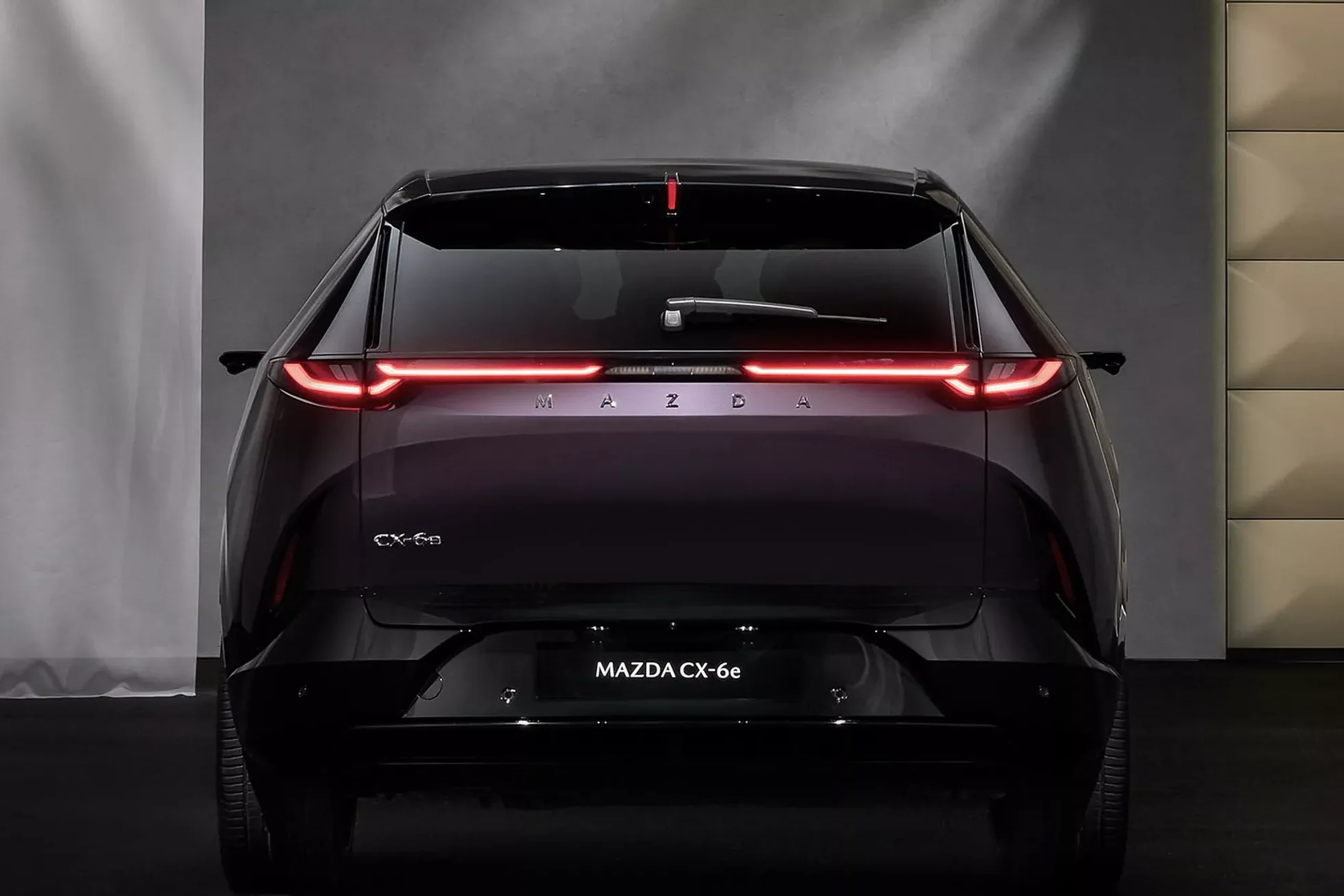 Mazda CX-6e, electric crossover, Mazda EV, 2026 Mazda electric SUV, Mazda CX-6e specs, electric SUV Europe, Mazda-Changan partnership 9