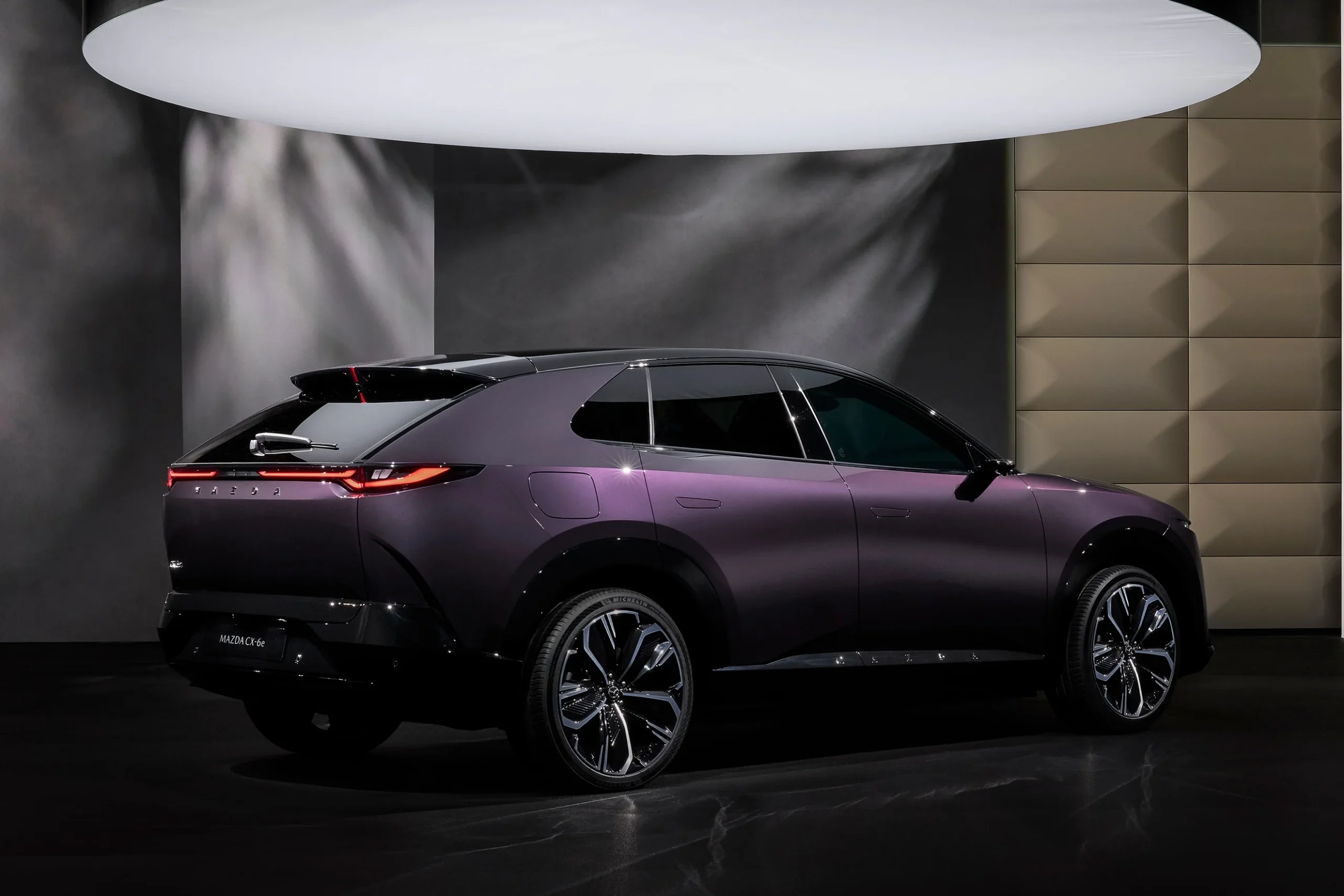 Mazda CX-6e, electric crossover, Mazda electric SUV, 2026 Mazda EV, Tesla Model Y competitor, electric car specs, LFP battery, Mazda EV range 3