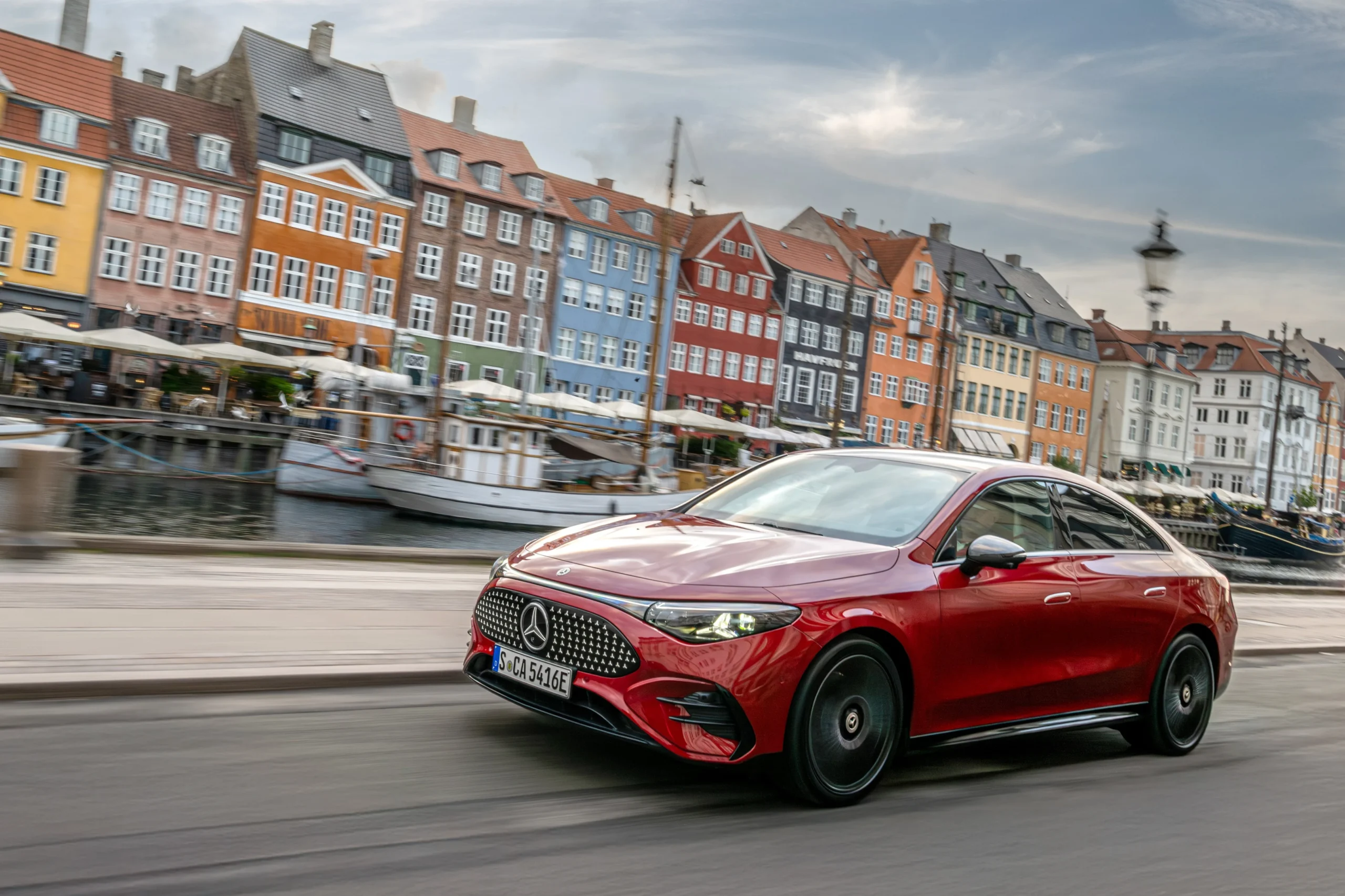 Mercedes-Benz, EV targets, European car market, plug-in hybrid, emissions regulations, S-Class launch, automotive industry, sustainability 3