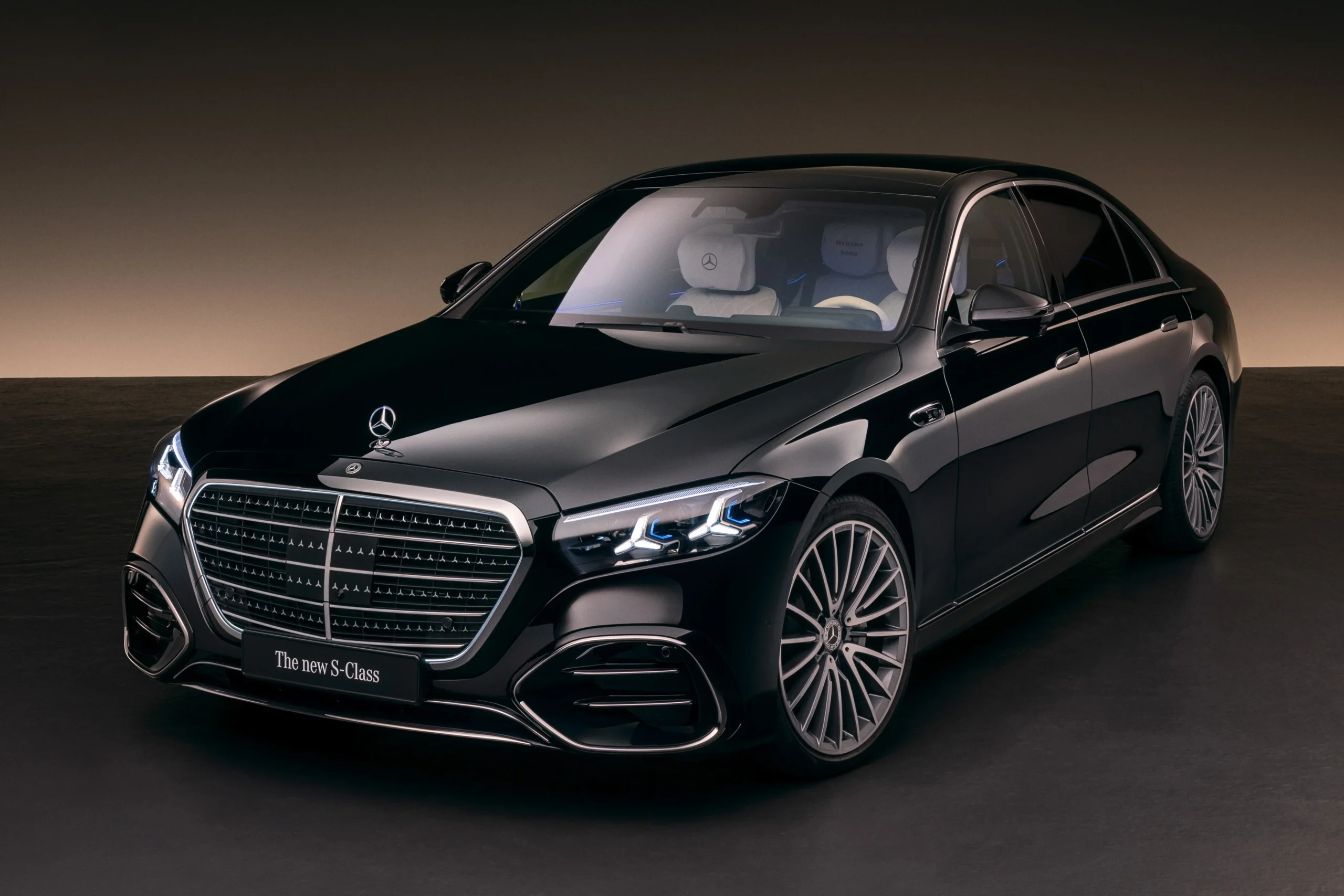 2026 Mercedes S-Class,luxury sedan,MBUX Superscreen,Mercedes-Benz upgrades,AI assistant Hey Mercedes,digital light headlights,bespoke luxury car 2