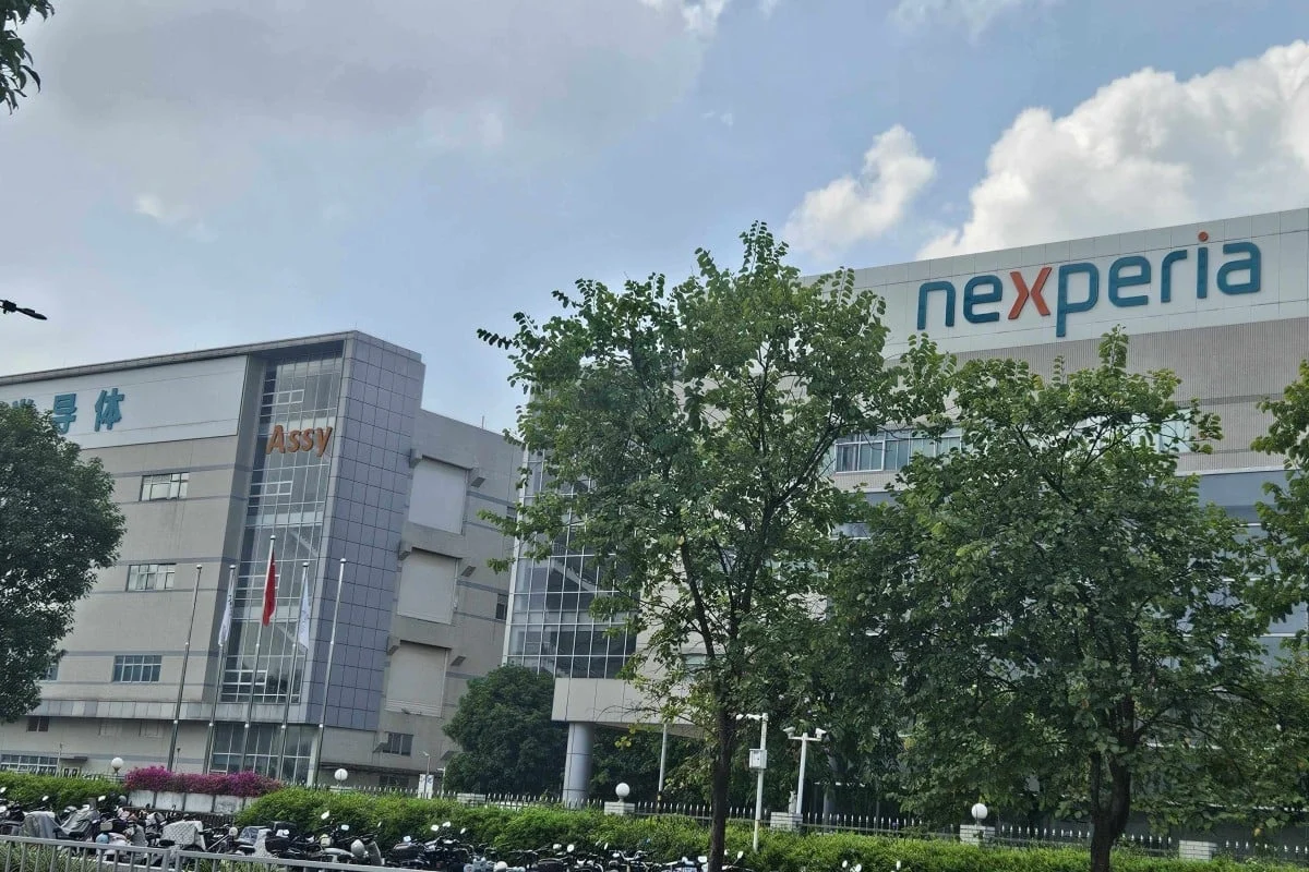 Nexperia, semiconductor dispute, auto chip shortage, Europe China tech rivalry, chip supply chain, automotive industry, semiconductor manufacturing 4