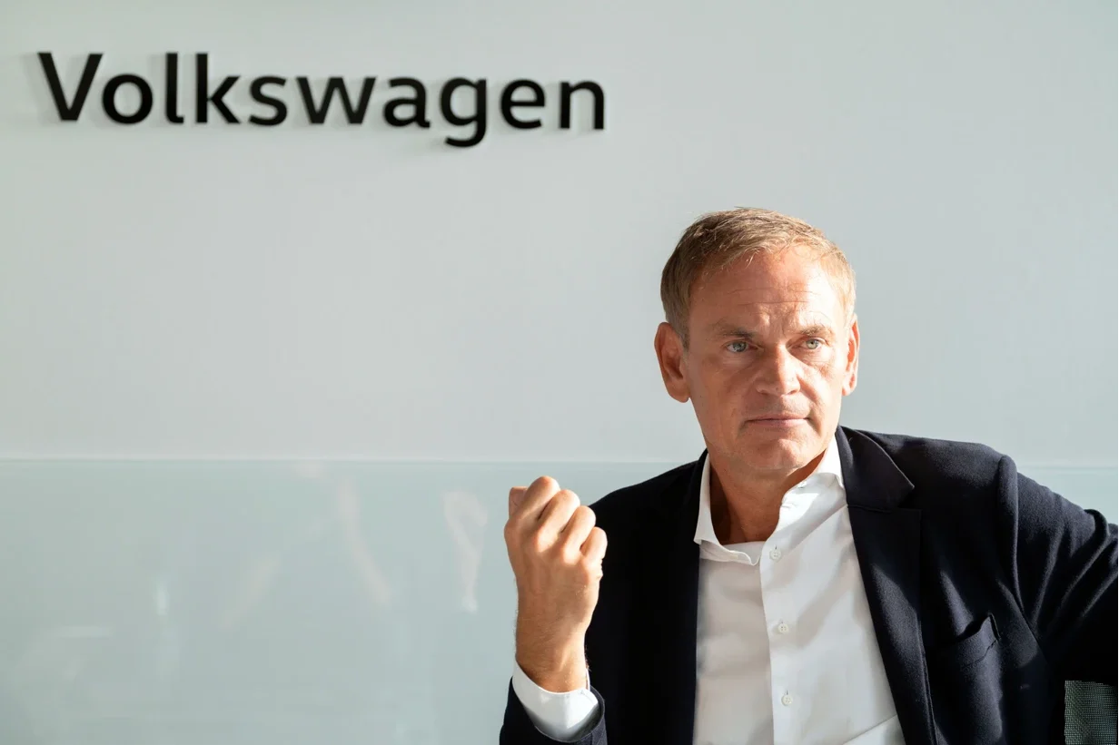 Porsche, China, auto sales, electric vehicles, luxury cars, automotive industry, Oliver Blume, Volkswagen 2