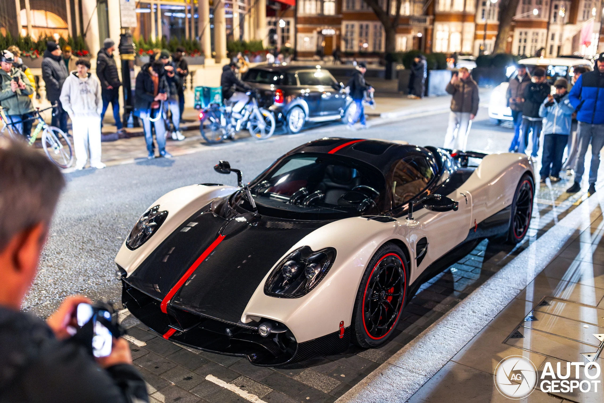 Pagani Utopia, hypercar, London supercar event, Pagani specifications, limited edition supercar, luxury sports car, Pagani price 5