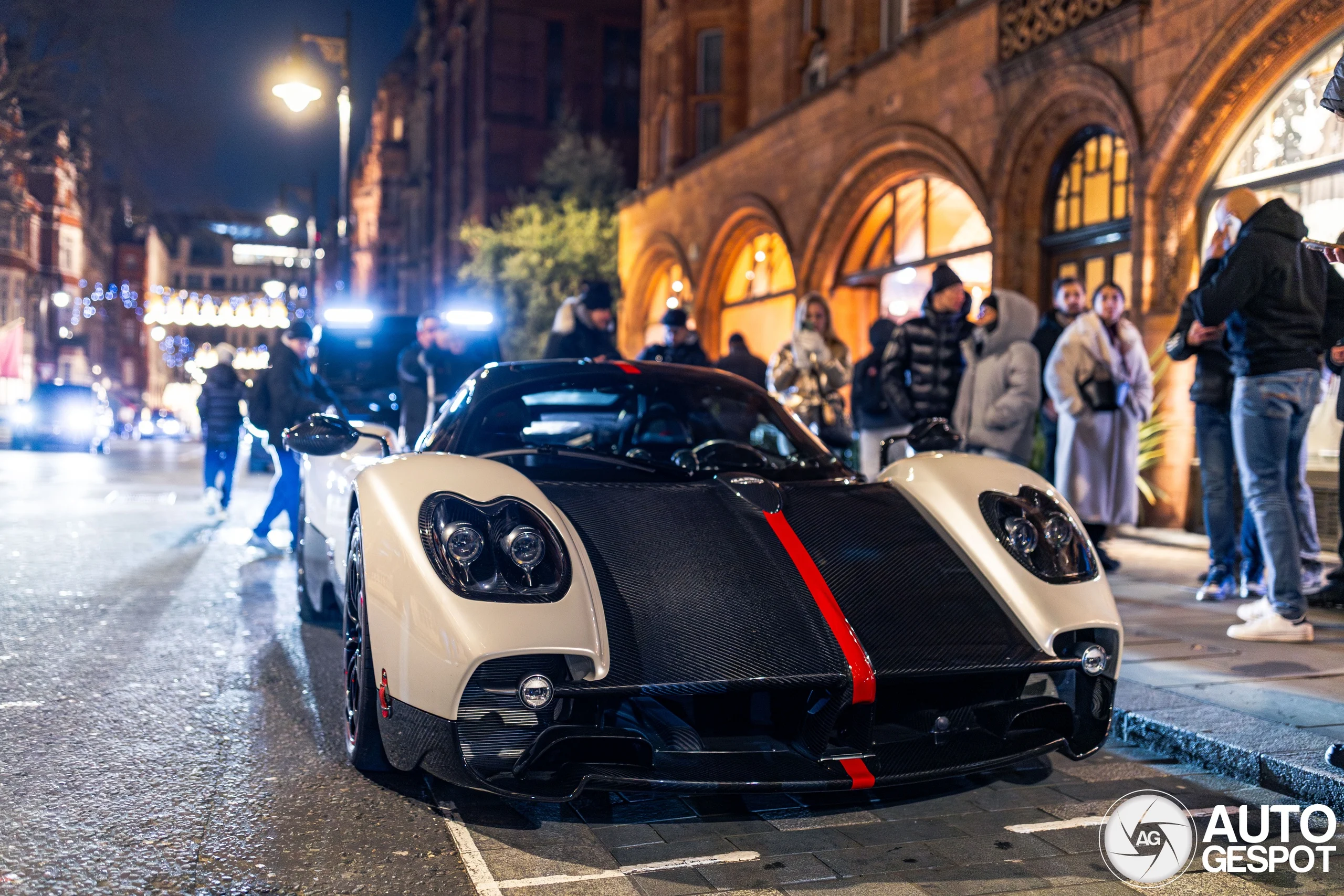 Pagani Utopia, hypercar, London supercar event, Pagani specifications, limited edition supercar, luxury sports car, Pagani price 3