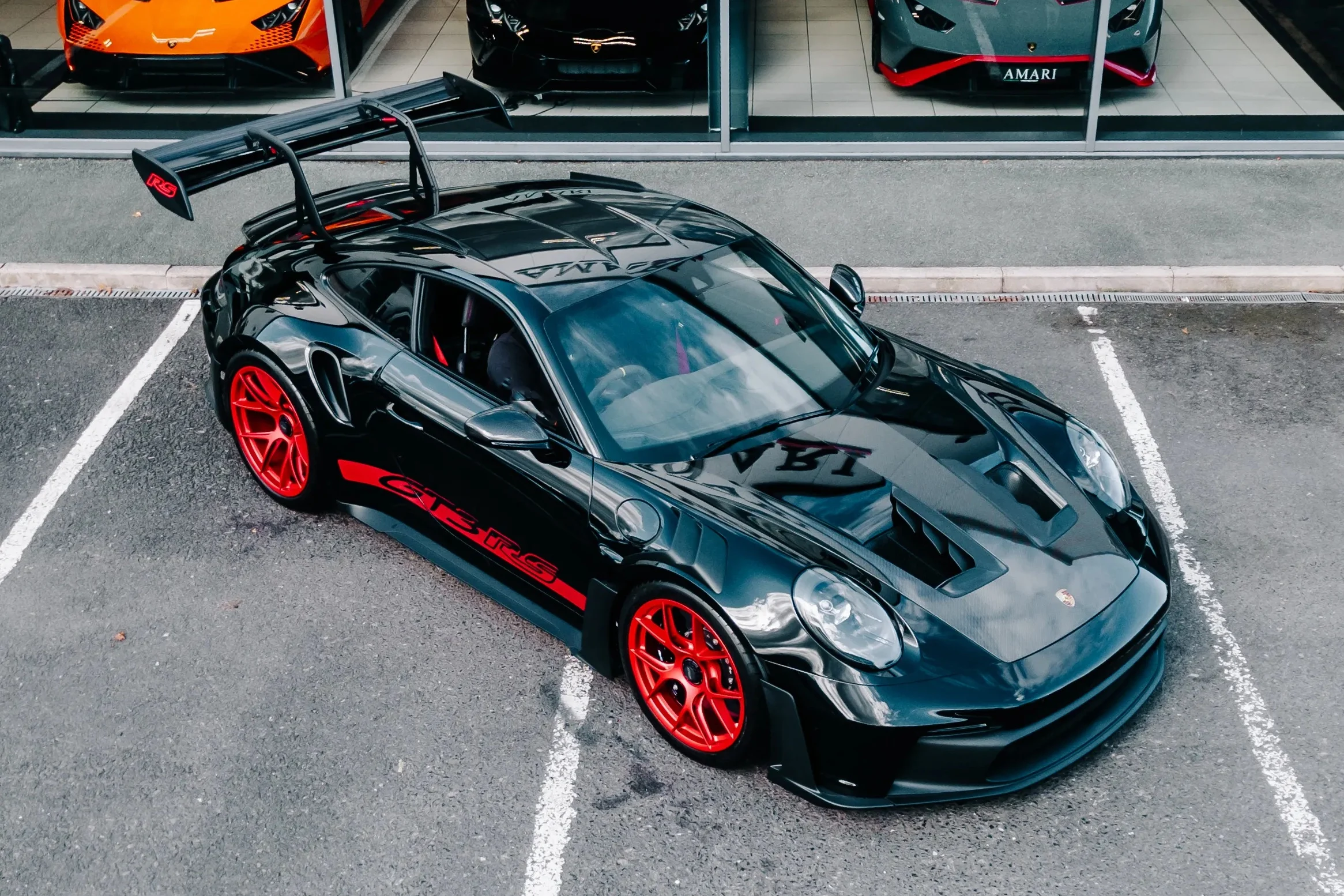 Porsche 911 GT3 RS, price Vietnam, VND 17.7 billion, Weissach Package, Porsche performance, 992.1 generation, luxury supercar 13