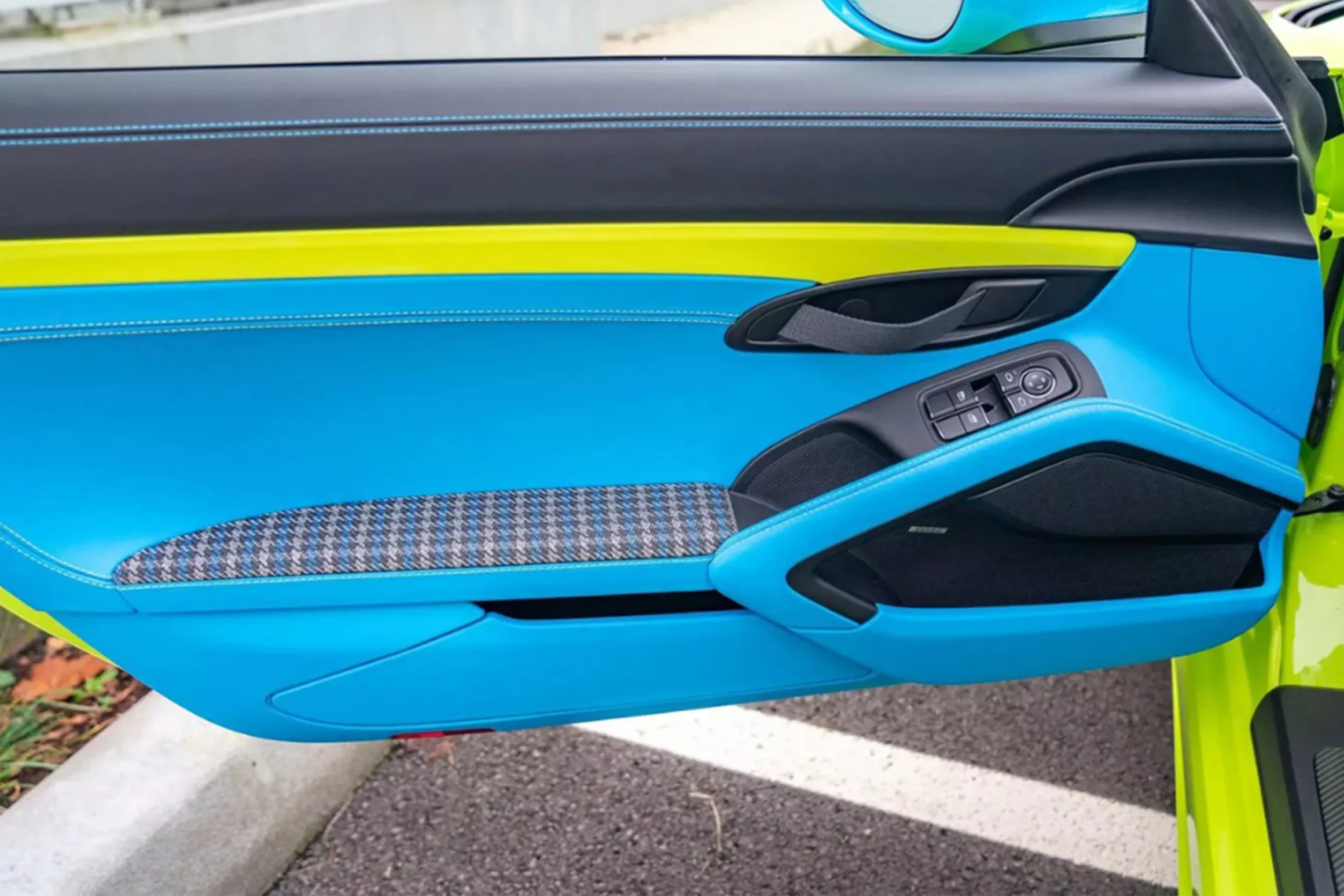 Porsche Cayman GT4 RS, Sonderwunsch, Porsche customization, luxury cars, sports car, exotic cars, car review, Porsche 13