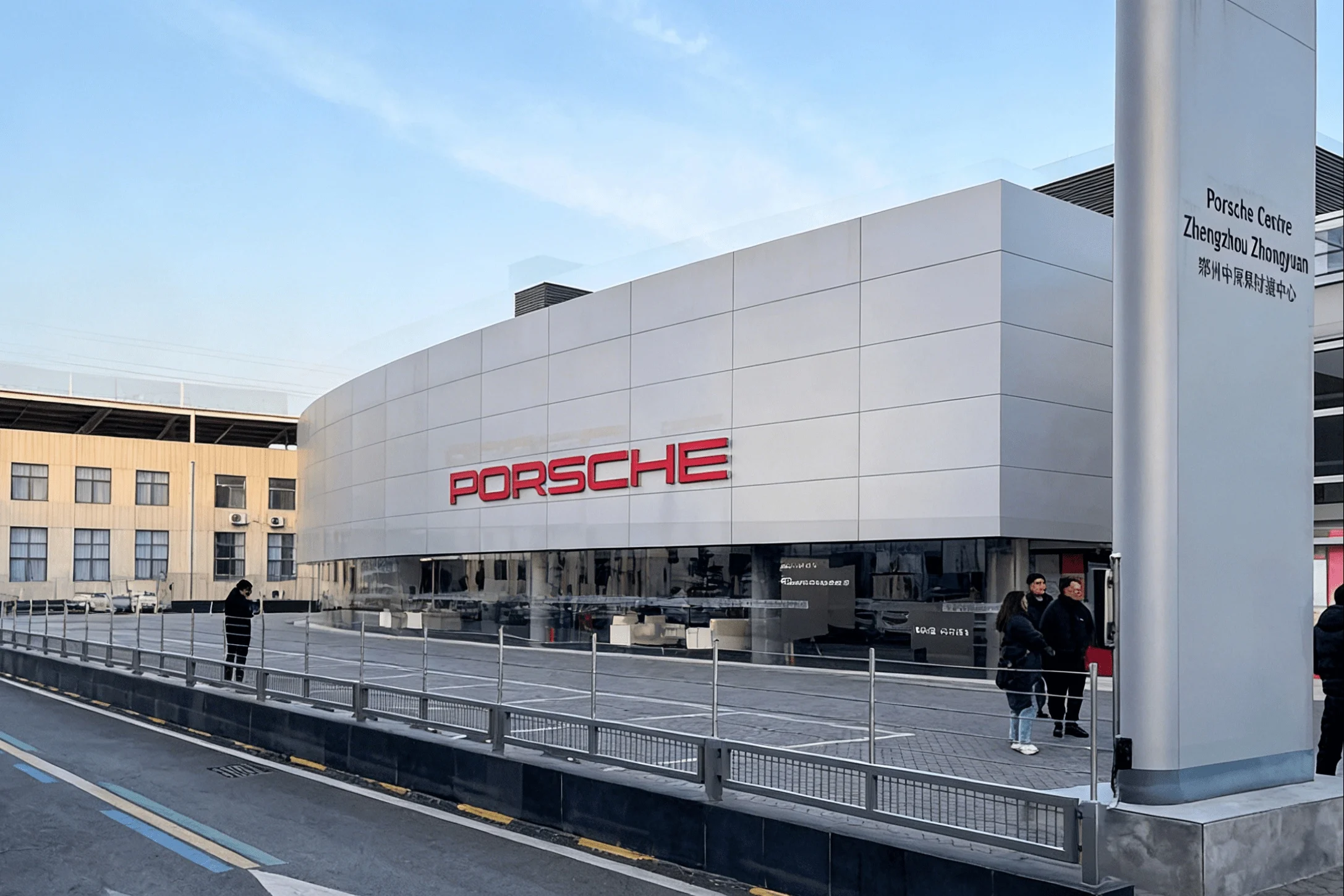 Porsche, China, auto sales, electric vehicles, luxury cars, automotive industry, Oliver Blume, Volkswagen 4