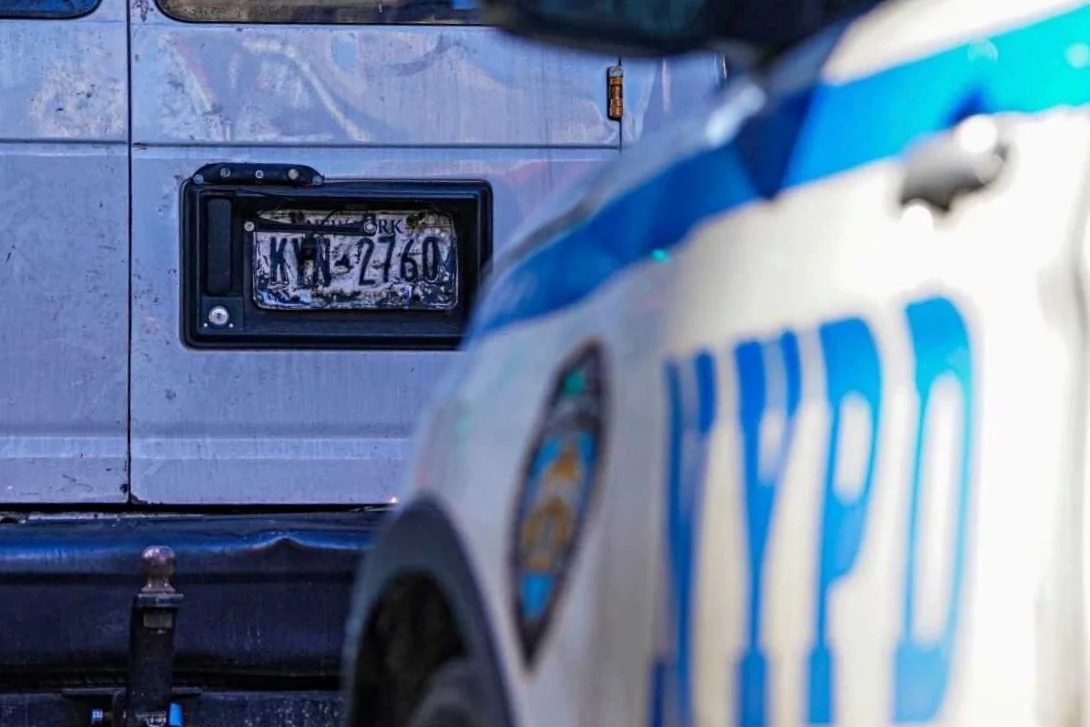 dirty license plate, traffic fines, vehicle registration, road safety, license plate cleaning, international traffic laws, traffic enforcement 2