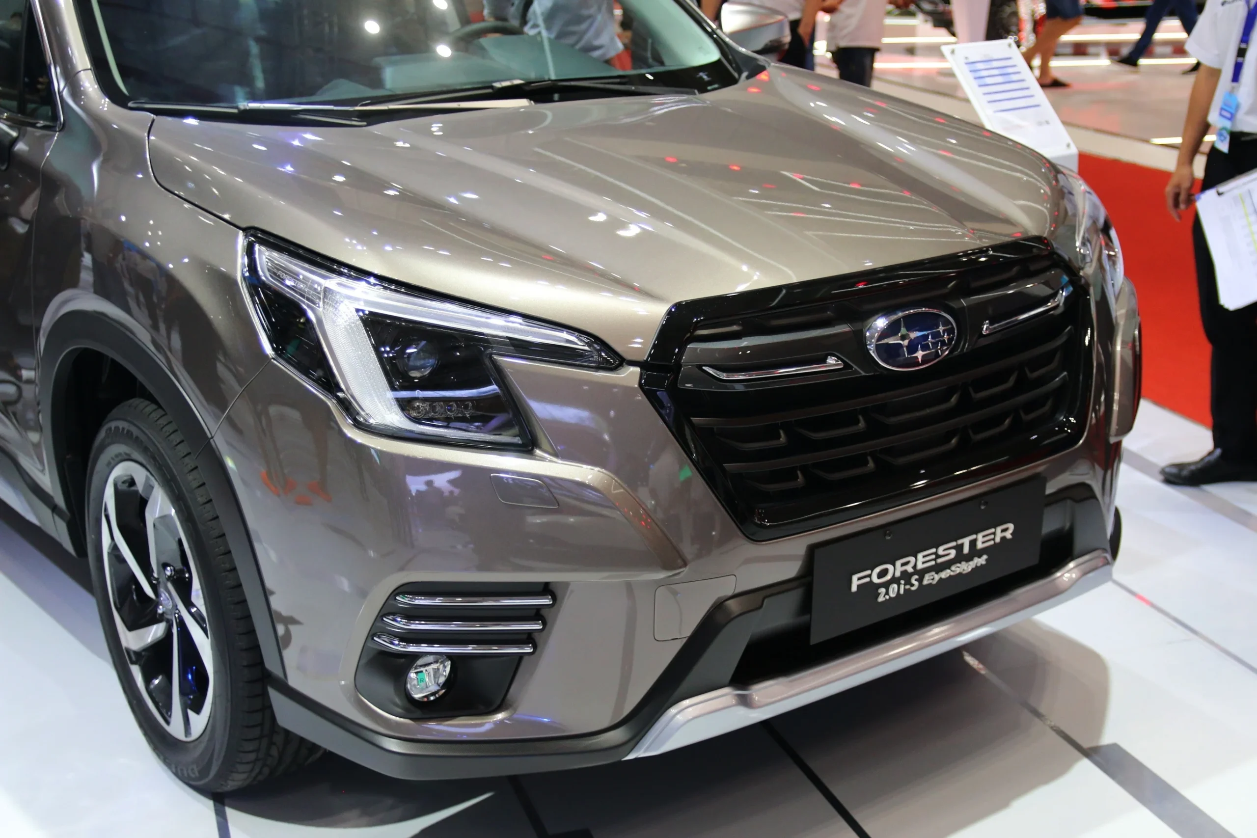 Japanese car discounts, Vietnam car incentives, Subaru Forester deal, Honda Civic hybrid discount, Mitsubishi Destinator offer, Toyota Vios rebate, 2025 auto sales Vietnam, vehicle price reduction 2