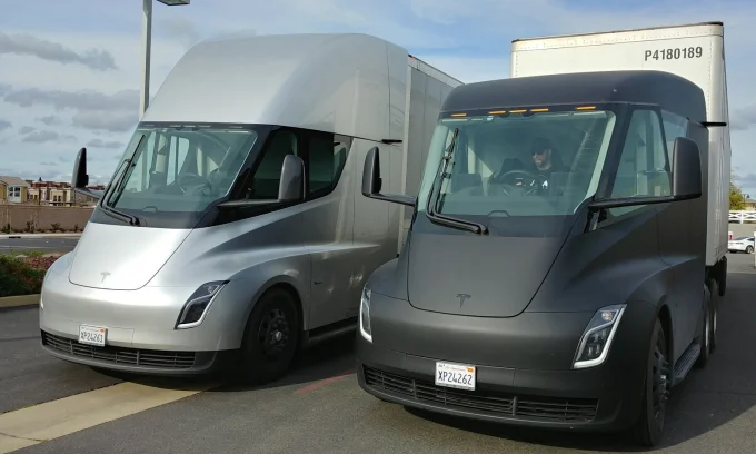 Tesla 2025 predictions, Elon Musk forecast, Tesla production decline, robotaxi, Tesla Semi, Optimus robot, Tesla sales Europe 4