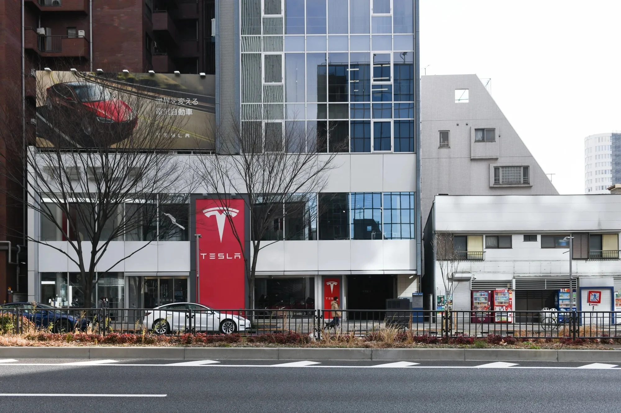 Tesla Japan, electric vehicle sales Japan, Tesla showroom expansion, Tesla charging network, EV market strategy, Tesla Japan growth, electric cars Japan 3