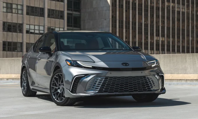 electric vehicles 2025, automotive tariffs, hybrid cars, software defined vehicles, EV market trends, autonomous vehicles, global auto industry 3