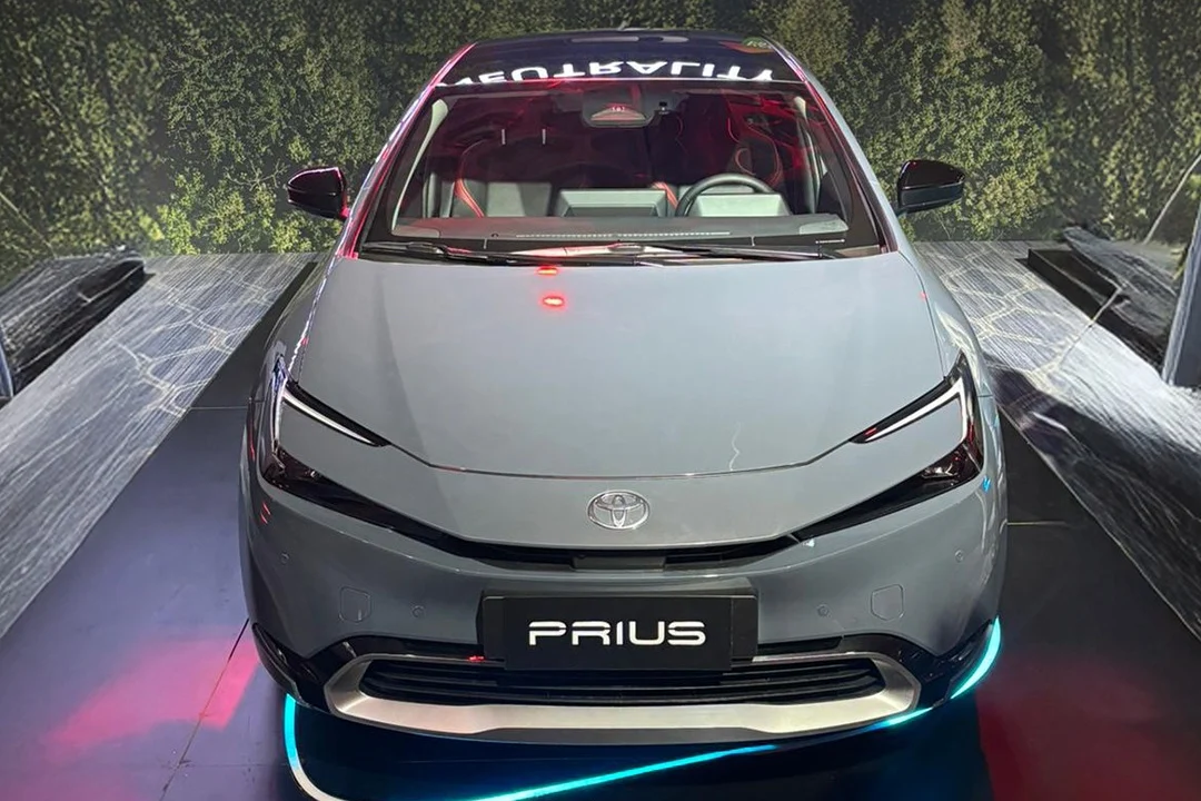 Toyota electric SUV, India EV market, Urban Cruiser Ebella, electric vehicle competition, EV charging infrastructure, Toyota Suzuki partnership, EV investment India 4