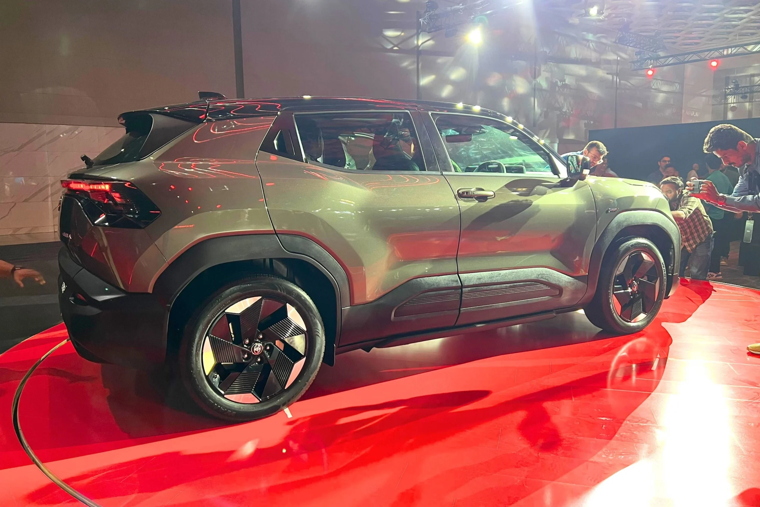 Toyota Urban Cruiser Ebella, electric SUV India, B‑segment EV, Toyota EV India, electric crossover, Indian EV market, 2026 electric vehicles 9