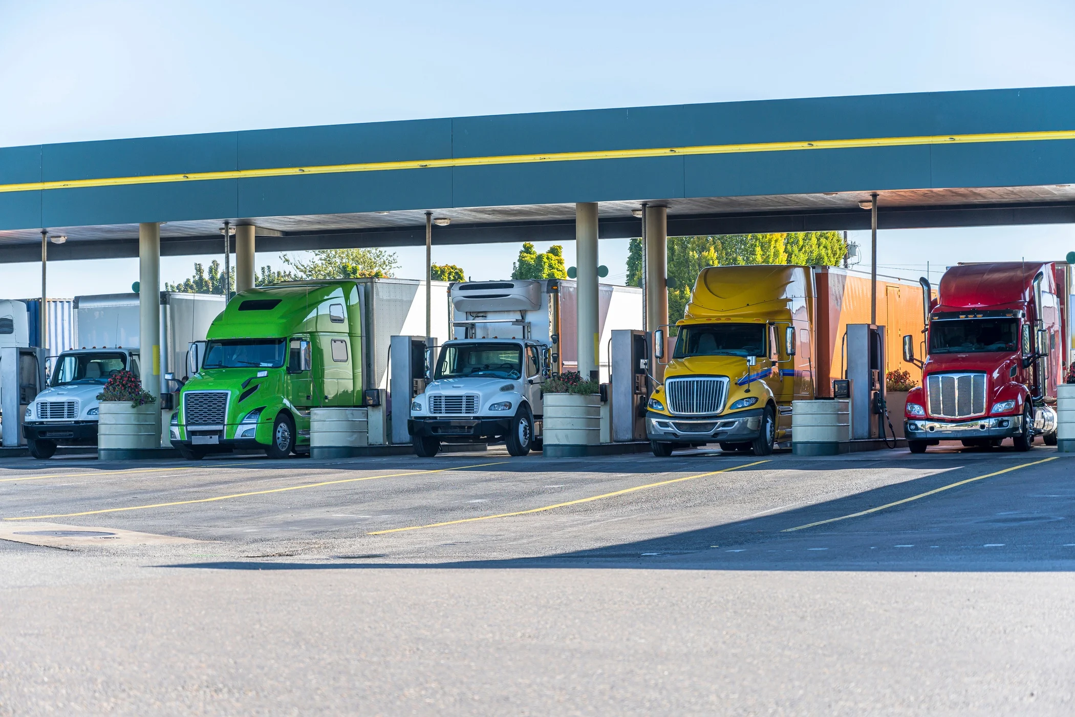 fuel efficiency standards, heavy-duty trucks, US DOT, NHTSA, Biden fuel rules, American Trucking Association, vehicle emissions, fuel consumption 3