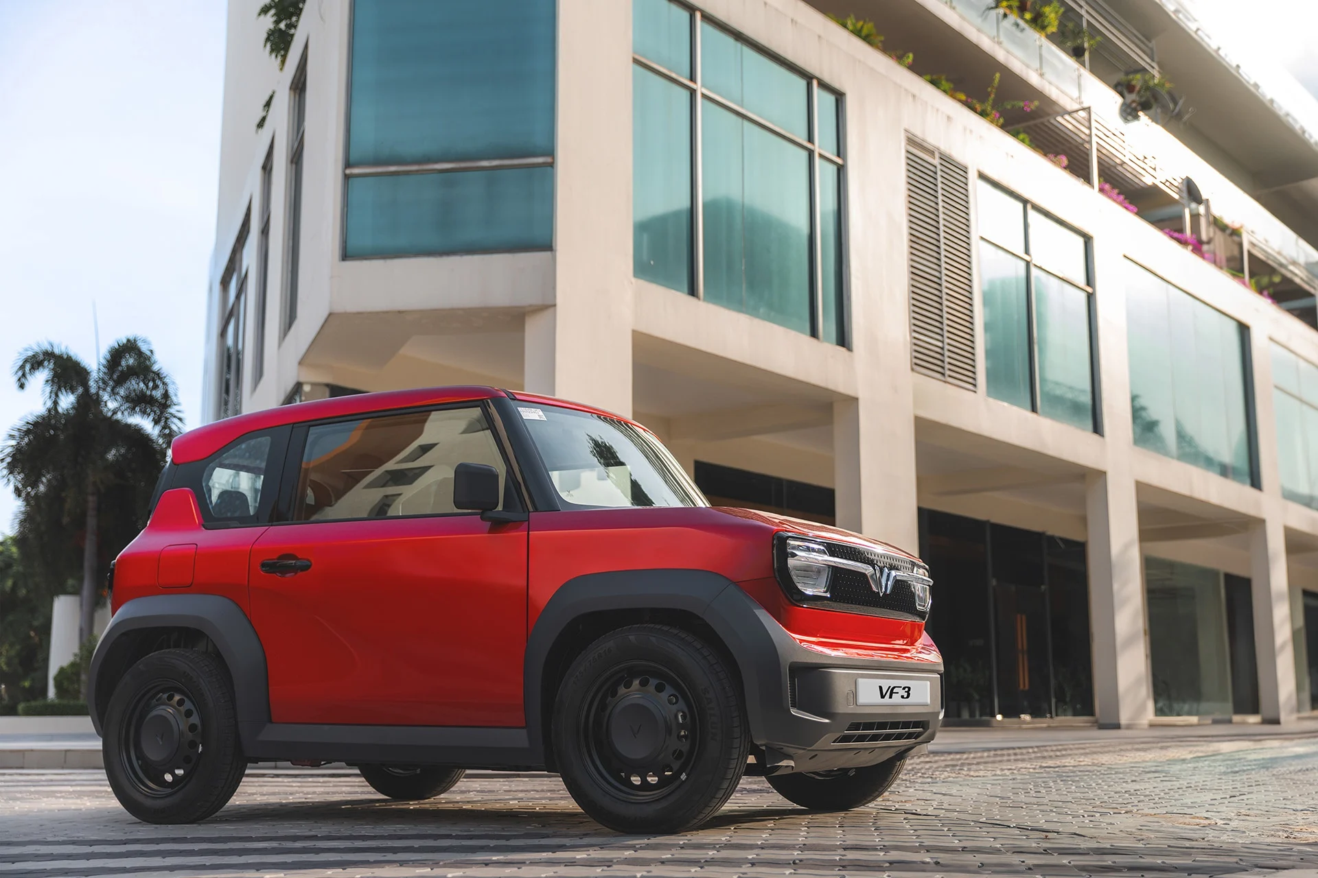 cheap gasoline cars Vietnam, small SUV Vietnam, electric car sales Vietnam, VinFast VF3, VinFast VF5, Korean car market decline, automotive market trends 2