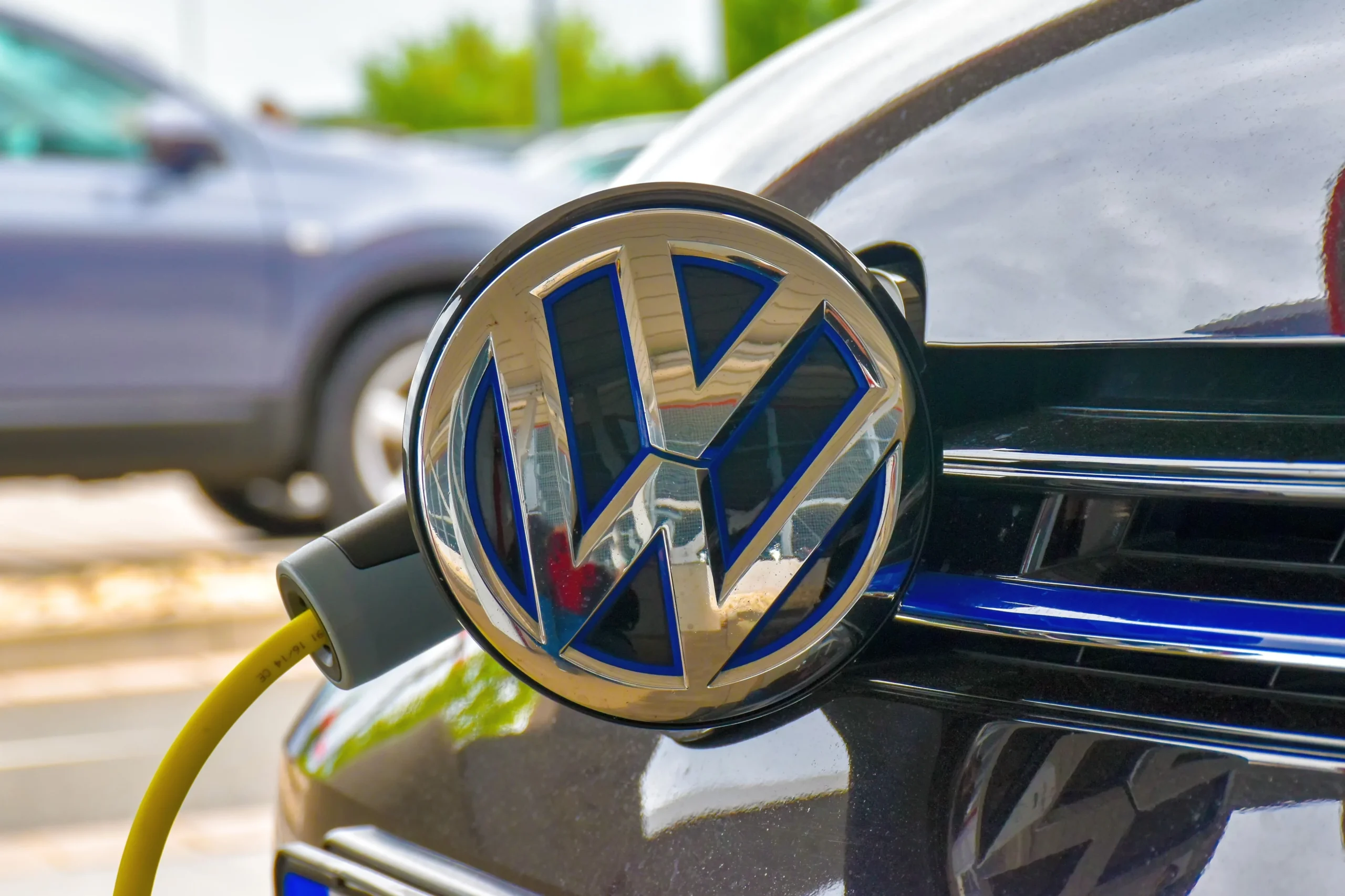 Volkswagen stock, DAX rally, 2025 cash flow, European car industry, electric vehicle subsidies, automotive earnings, stock market news 4