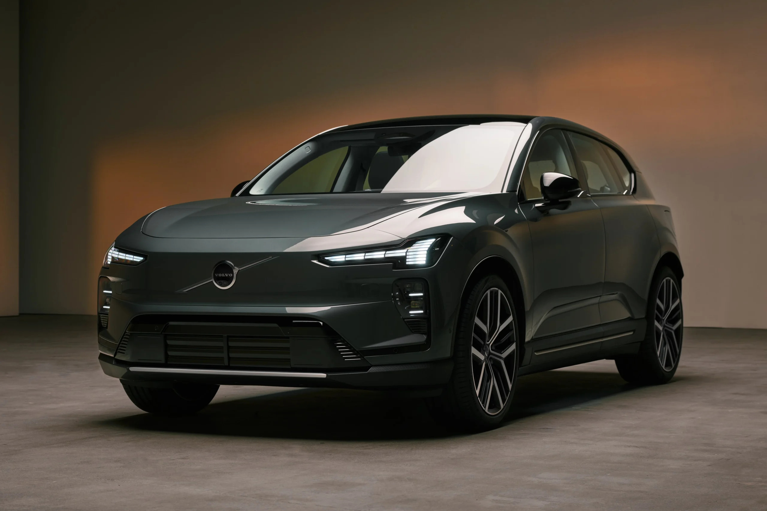 Volvo EX60, electric SUV, Volvo EV, Volvo EX60 price, Volvo electric range, Volvo SUV specs, electric vehicle 2024 2