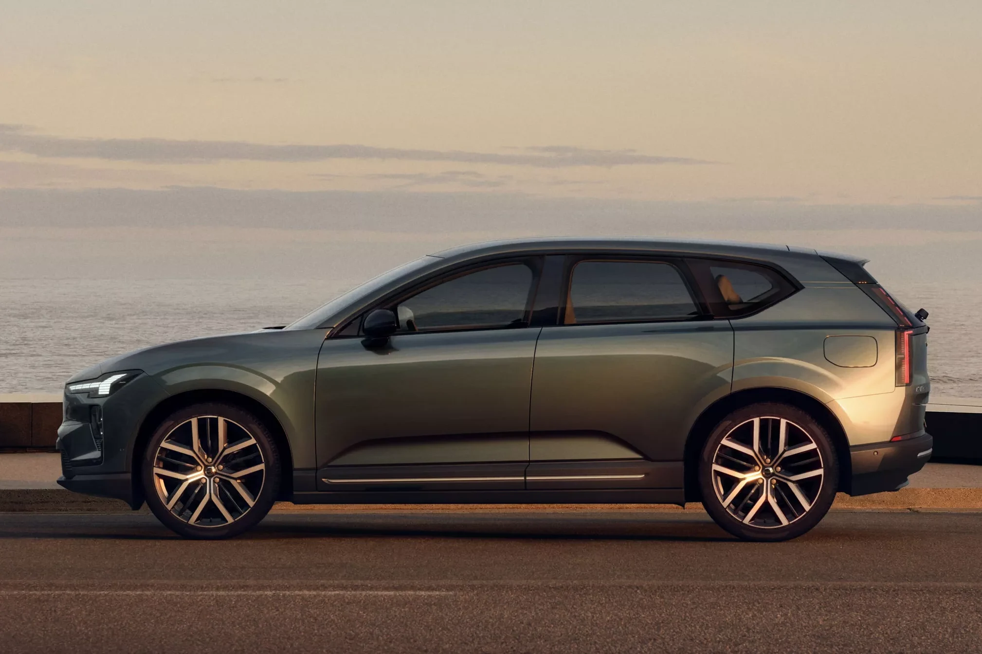 Volvo EX60, electric SUV, Volvo EV, Volvo EX60 price, Volvo electric range, Volvo SUV specs, electric vehicle 2024 16